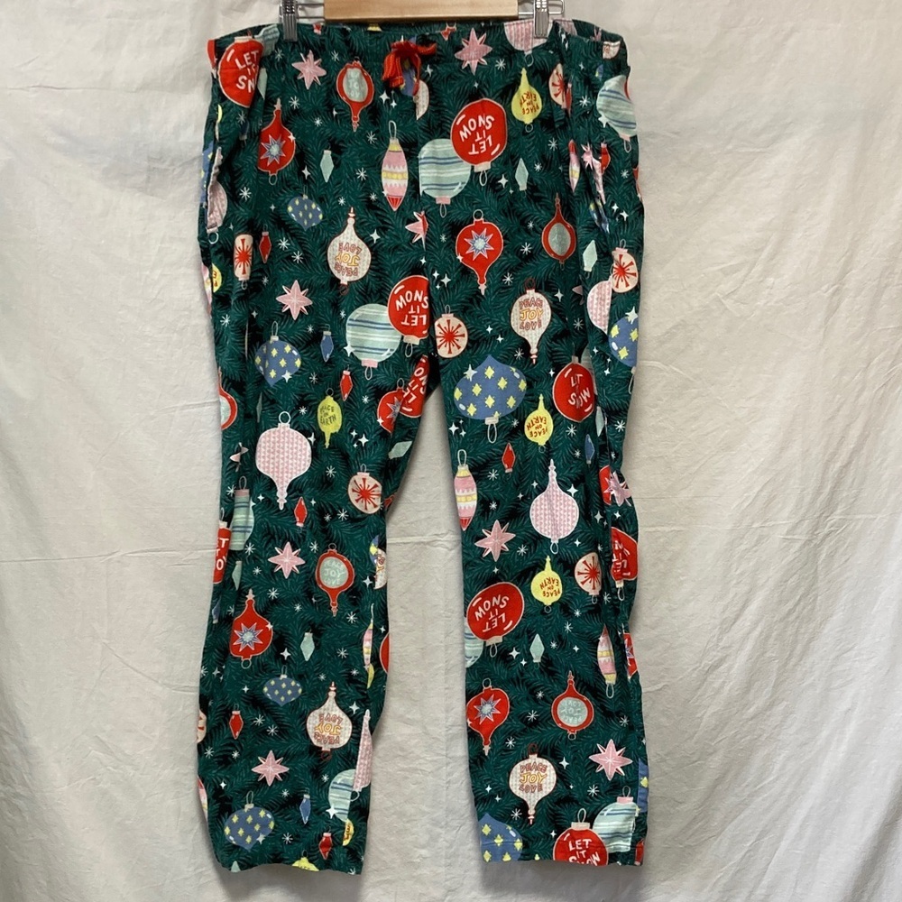 Old Navy Women's Festive Ornament Flannel Pajama Pants - Green and Red